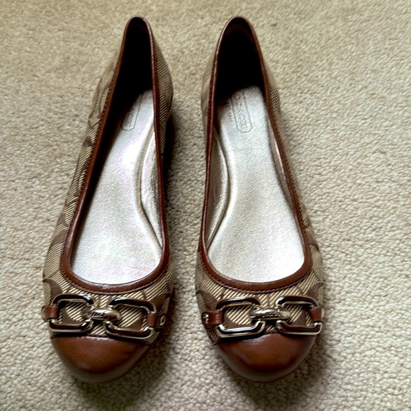 Coach Ballet Flats. New. Never Worn. Size 6.5 - Picture 1 of 3